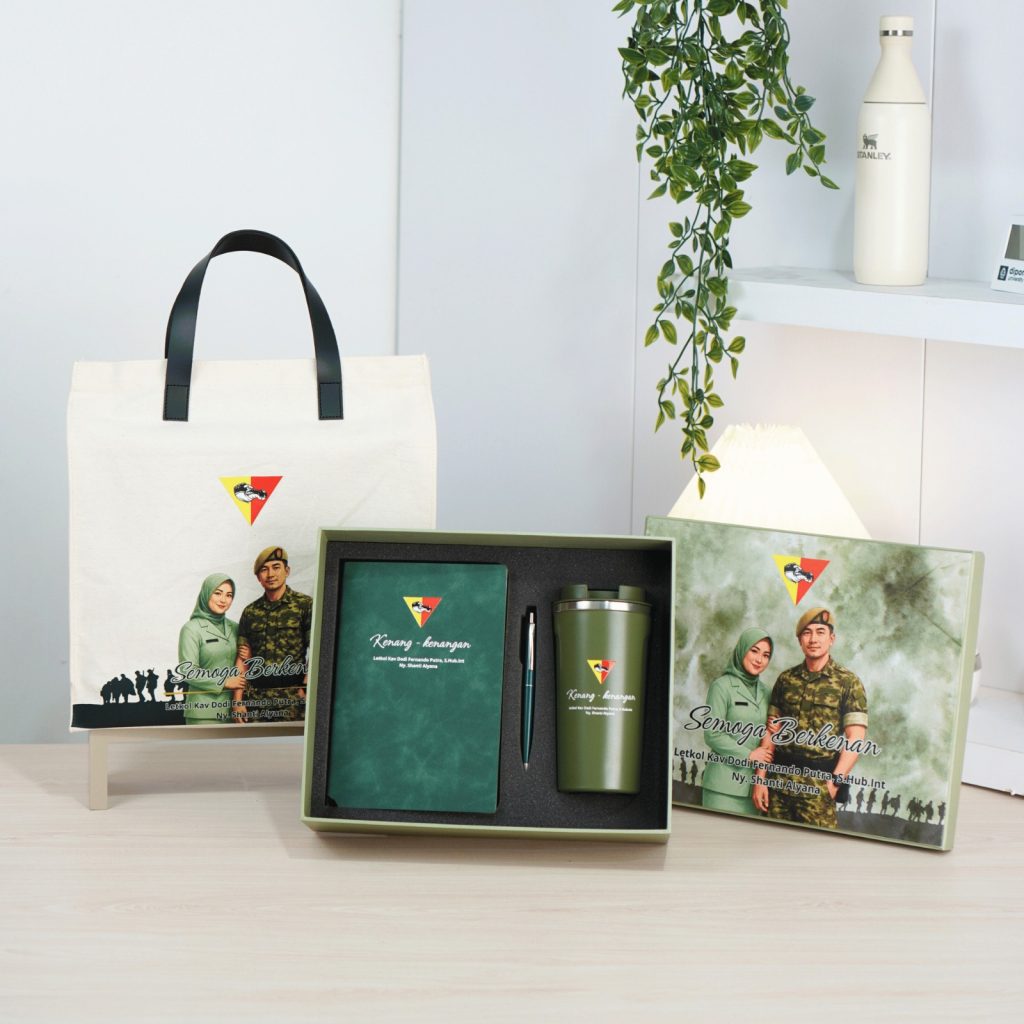 GIFT SET TOMY